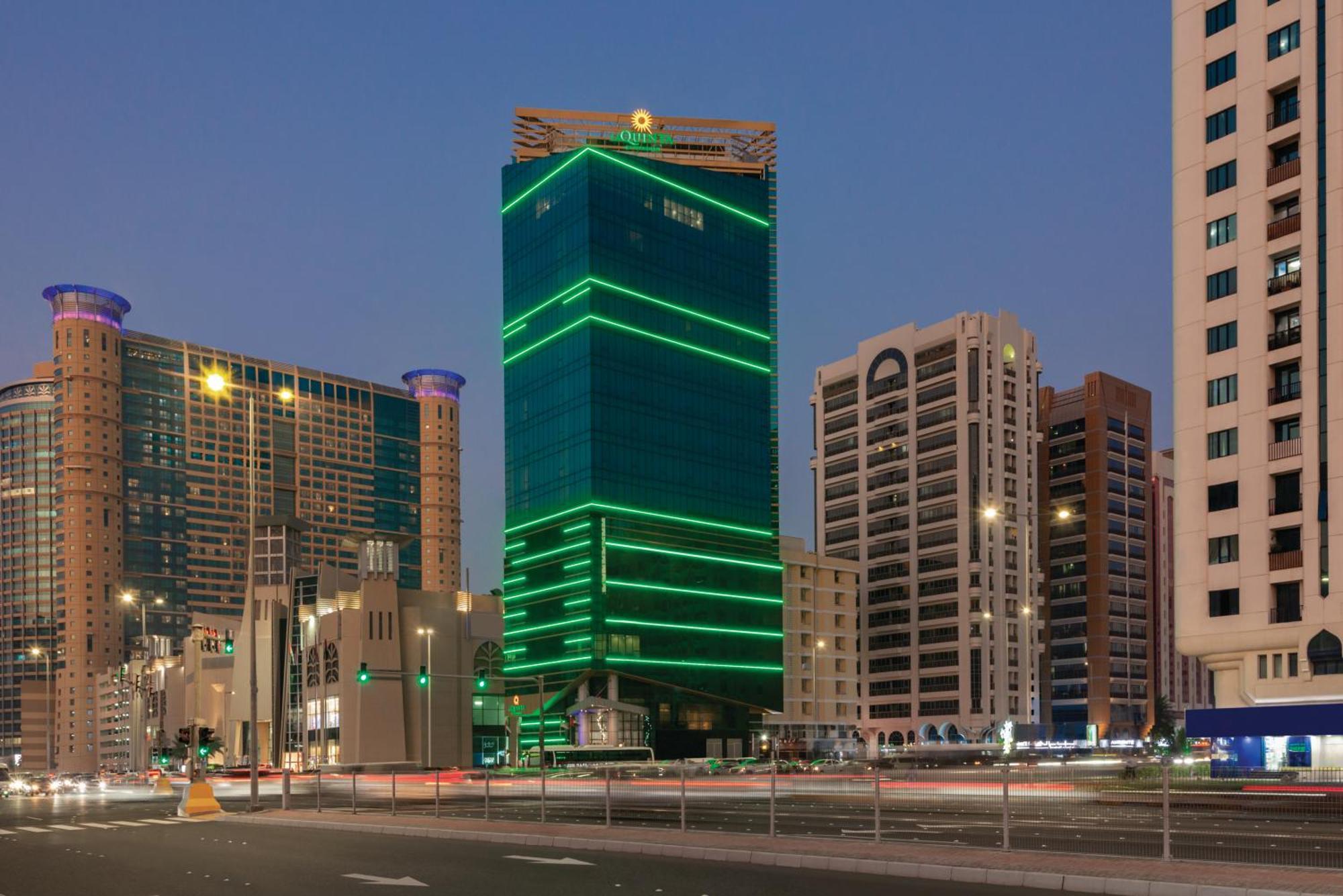 La Quinta By Wyndham Abu Dhabi Al Wahda Exterior foto