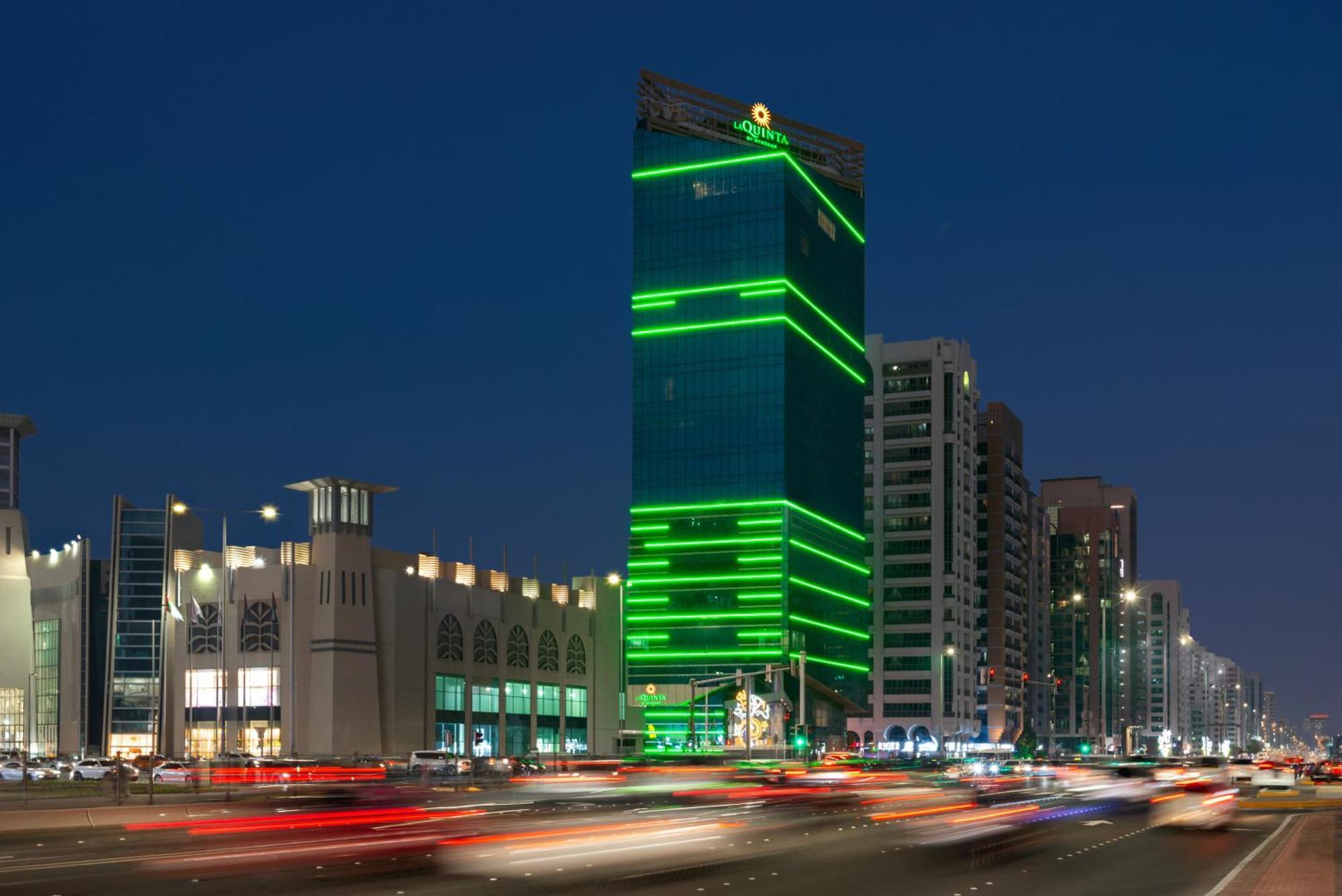 La Quinta By Wyndham Abu Dhabi Al Wahda Exterior foto
